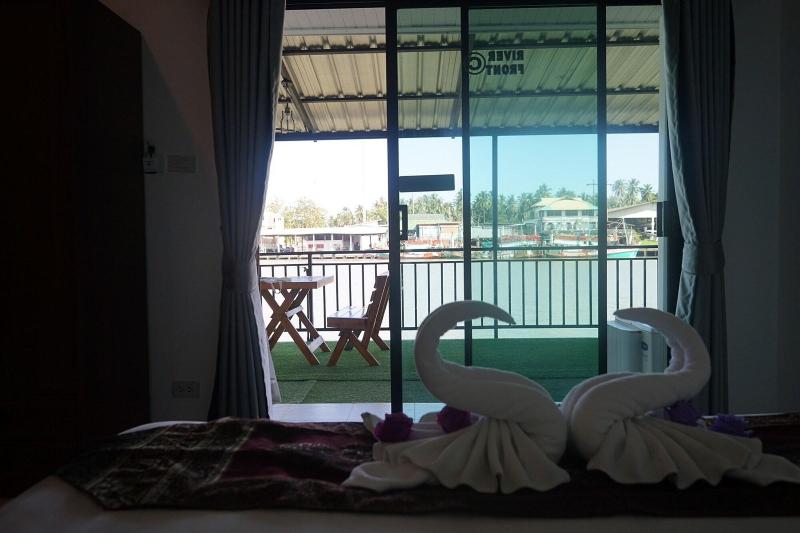 Chaiyai River Front Hotel By Zuzu - Oda