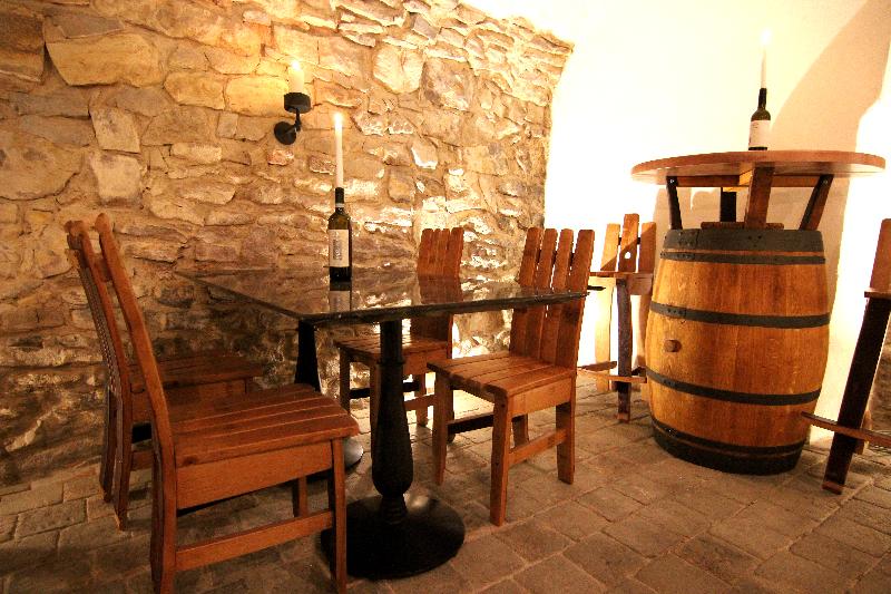 The Dominican - Bar