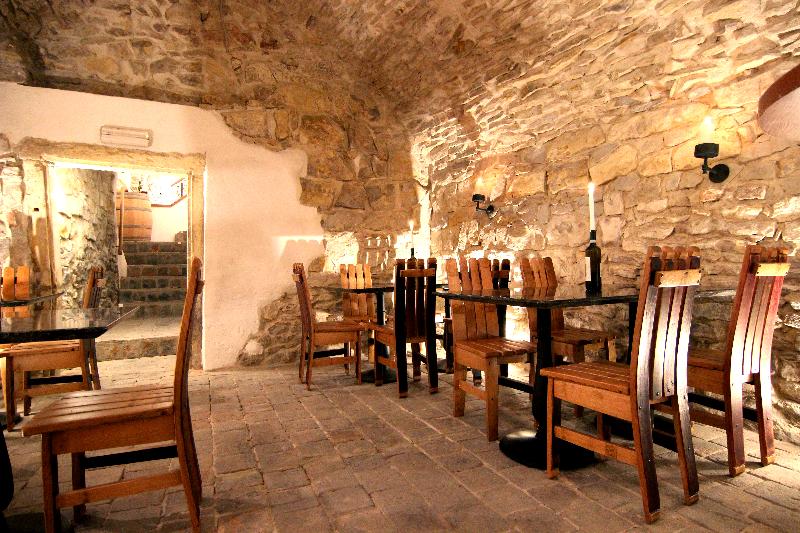 The Dominican - Bar