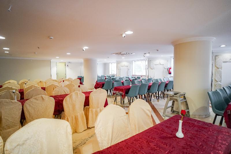 Osturat Emaar Hotel - Restoran