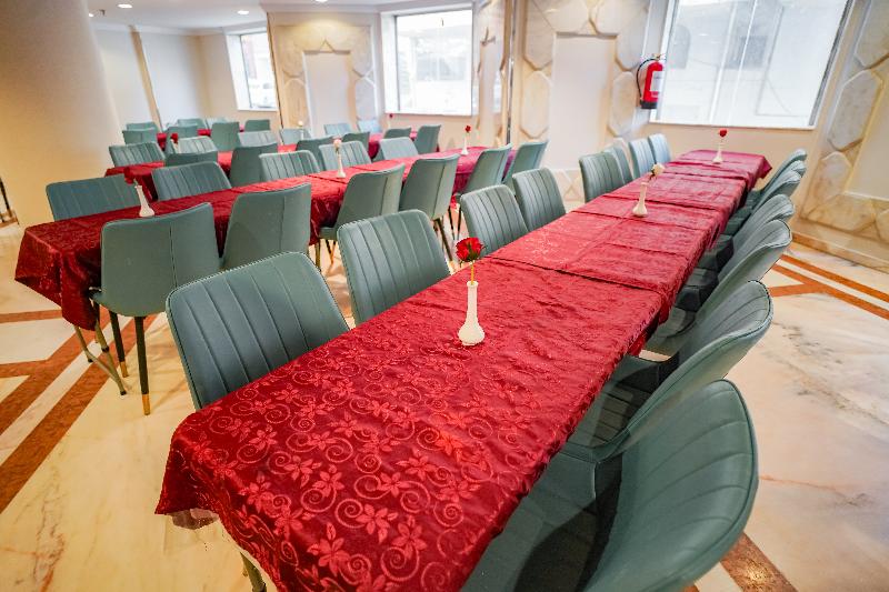 Osturat Emaar Hotel - Restoran