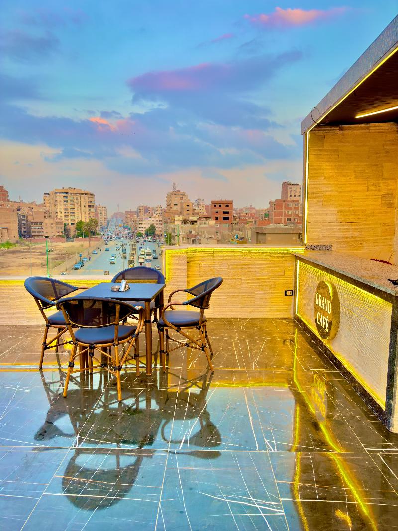 Pyramids Enigma Grand Lodge - Bar
