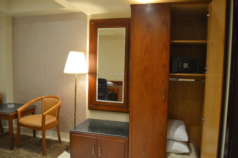 Omar El Khayam Al Minya Hotel Luxury Accommodation - Oda