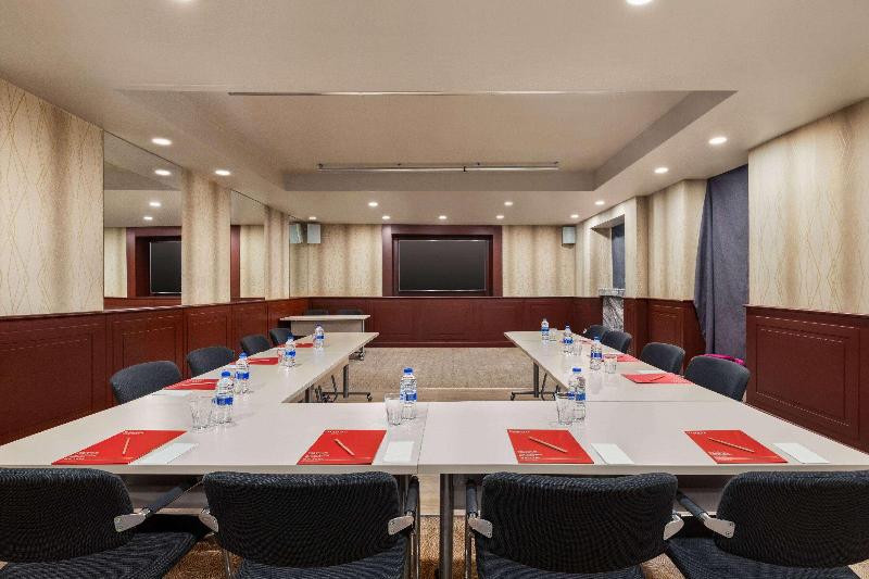 Ramada By Wyndham Istanbul Pera - Toplantı