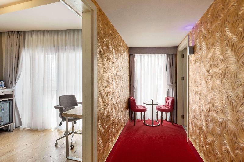 Ramada By Wyndham Istanbul Pera - Oda