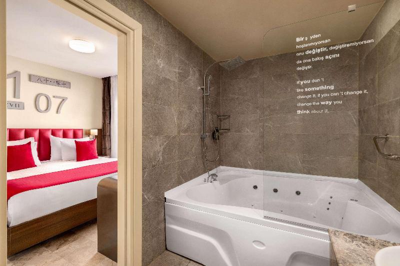 Ramada By Wyndham Istanbul Pera - Oda