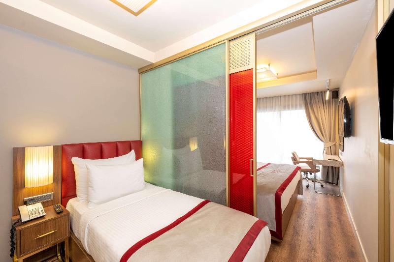 Ramada By Wyndham Istanbul Pera - Oda
