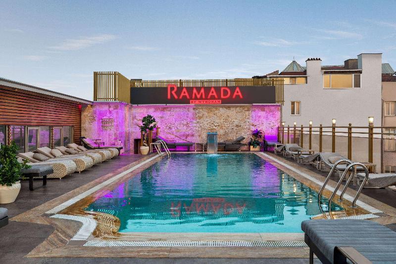 Ramada By Wyndham Istanbul Pera - Havuz