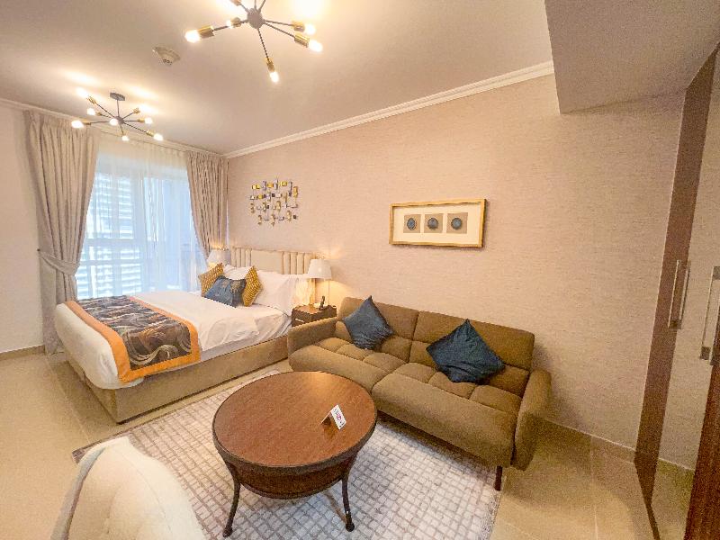 Goldcrest Executive - Oda