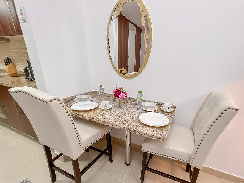 Goldcrest Executive - Oda