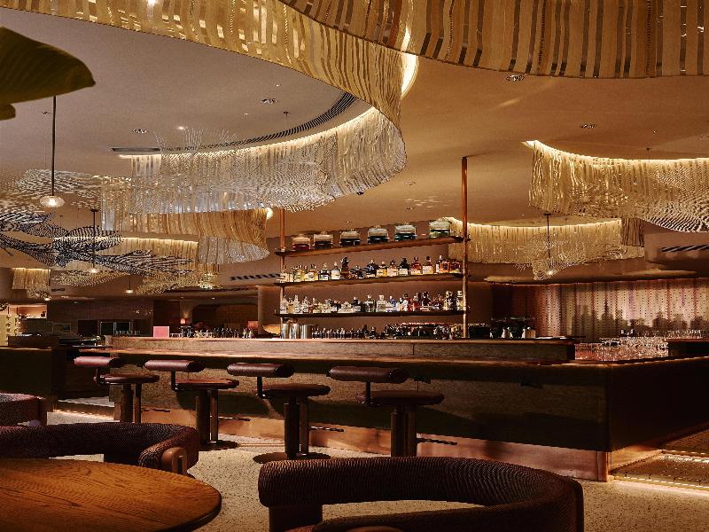 KROMO Bangkok, Curio Collection by Hilton - Bar