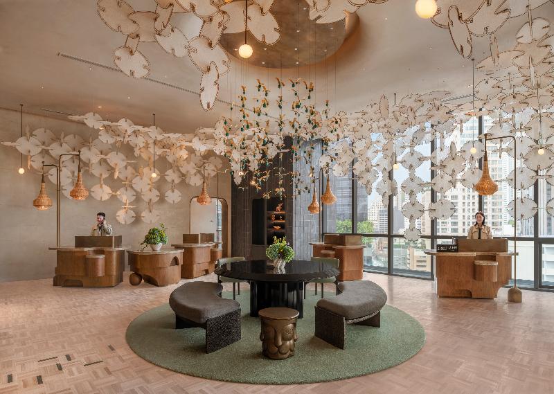 KROMO Bangkok, Curio Collection by Hilton - Lobi