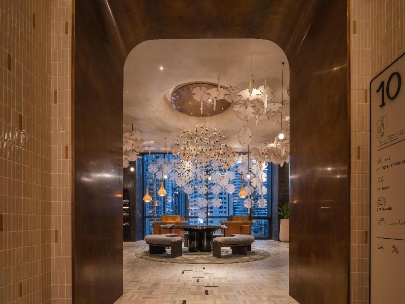 KROMO Bangkok, Curio Collection by Hilton - Lobi