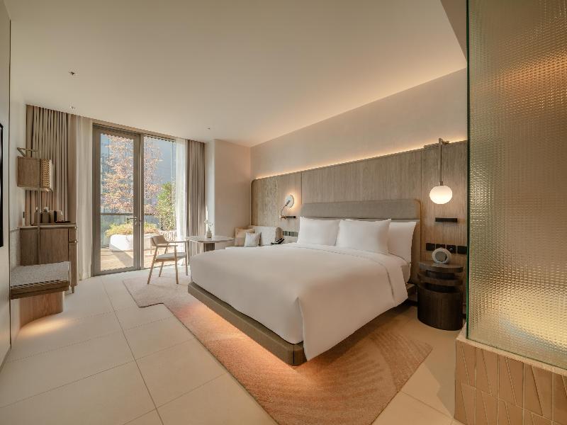 KROMO Bangkok, Curio Collection by Hilton - Oda