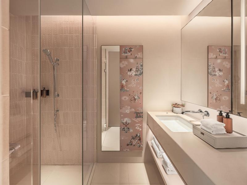 KROMO Bangkok, Curio Collection by Hilton - Oda