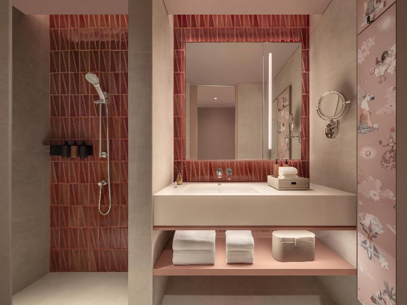 KROMO Bangkok, Curio Collection by Hilton - Oda