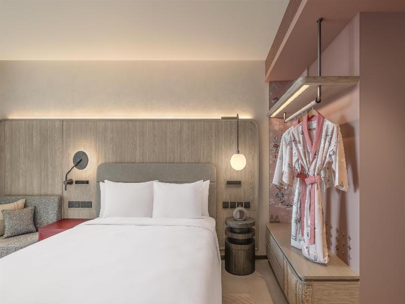 KROMO Bangkok, Curio Collection by Hilton - Oda