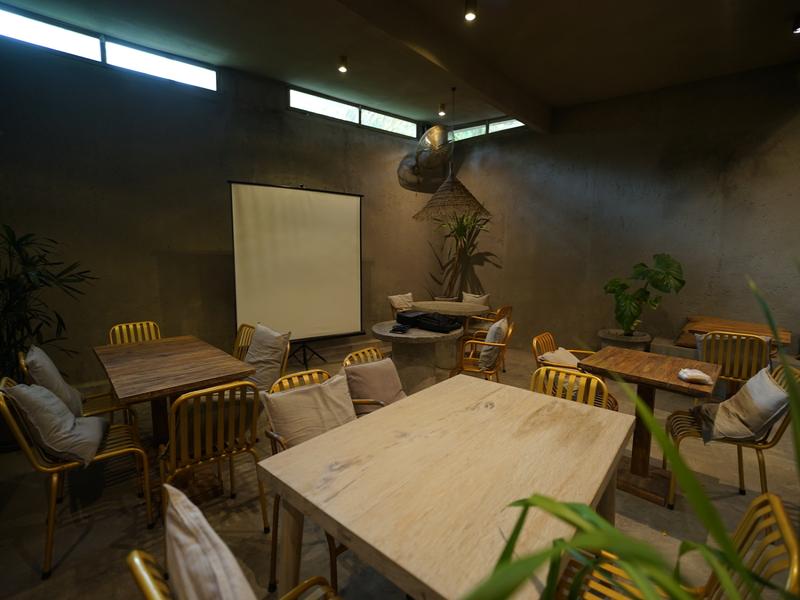 The Konkret Lombok - Toplantı