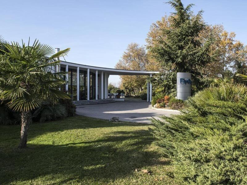 FlyOn Hotel & Conference Center - Genel
