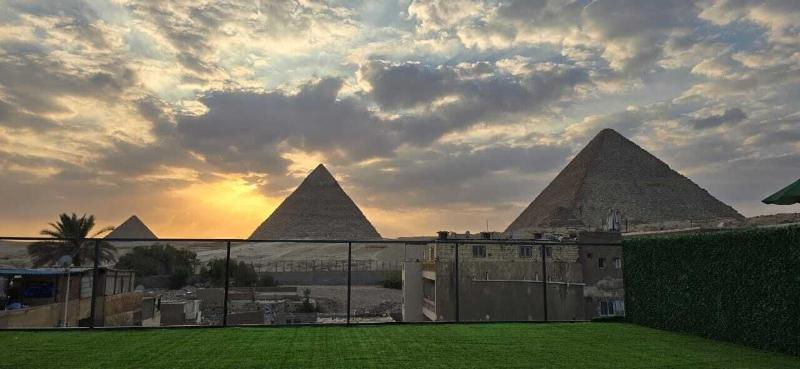 The Heaven Pyramids - Teras