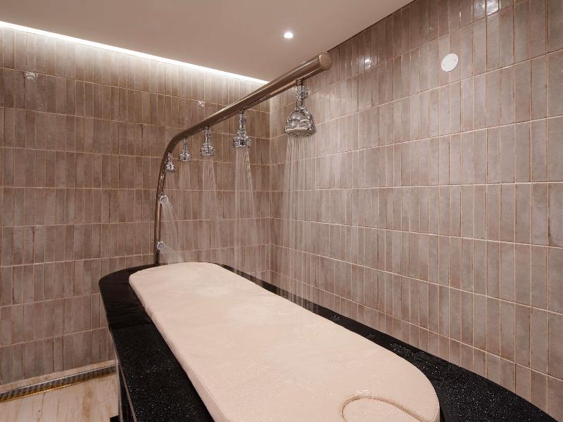 Mercure Ponta Delgada Azores (Abertura No Início D - Aktivite