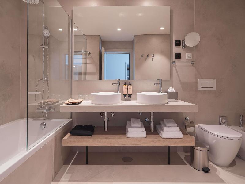 Mercure Ponta Delgada Azores (Abertura No Início D - Oda