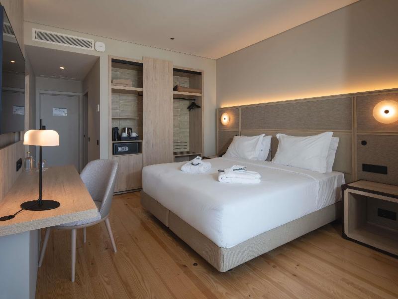 Mercure Ponta Delgada Azores (Abertura No Início D - Oda