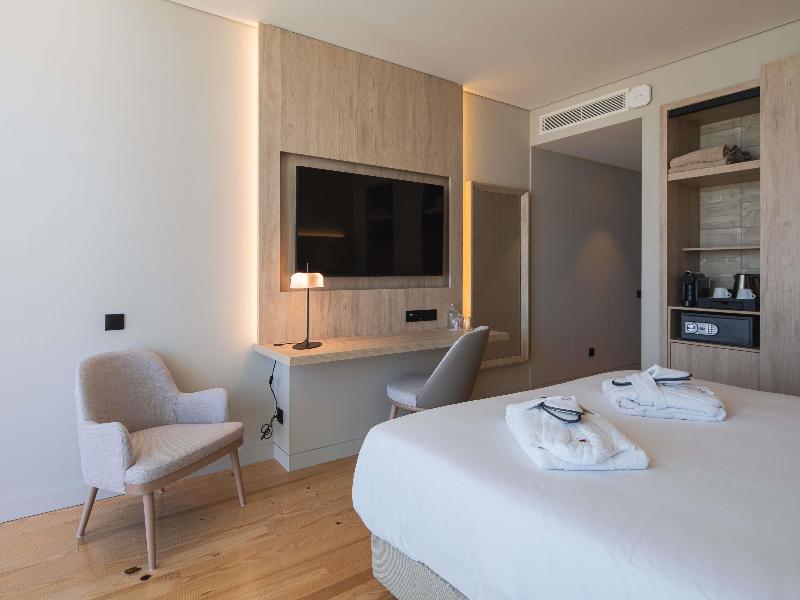 Mercure Ponta Delgada Azores (Abertura No Início D - Oda