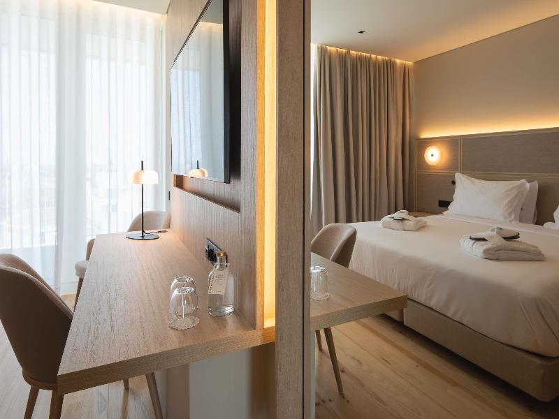 Mercure Ponta Delgada Azores (Abertura No Início D - Oda