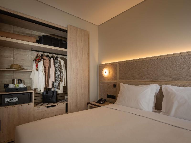 Mercure Ponta Delgada Azores (Abertura No Início D - Oda