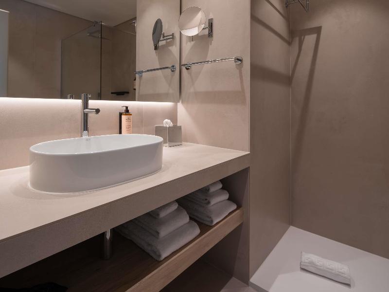 Mercure Ponta Delgada Azores (Abertura No Início D - Oda