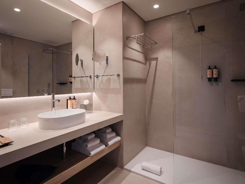 Mercure Ponta Delgada Azores (Abertura No Início D - Oda