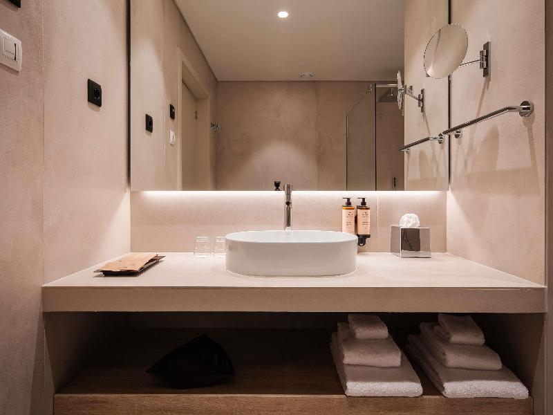Mercure Ponta Delgada Azores (Abertura No Início D - Oda