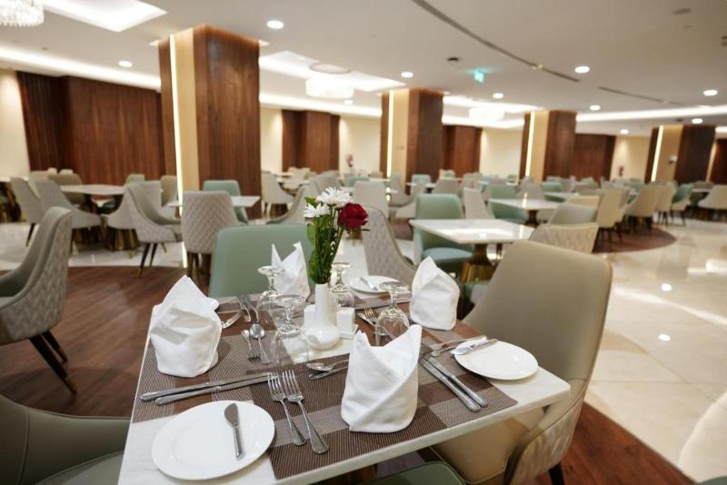 Worth Peninsula Madinah - Restoran