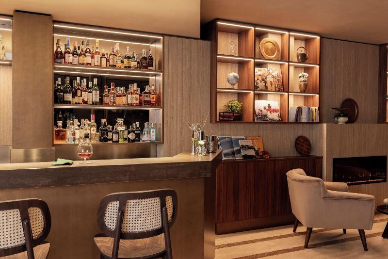Adoro Hotel - Bar
