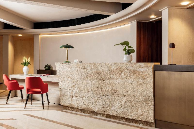 Adoro Hotel - Lobi