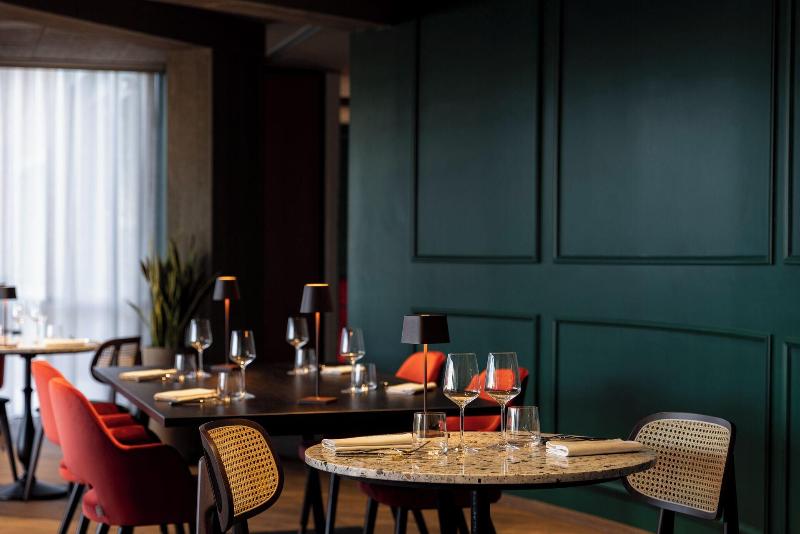Adoro Hotel - Restoran