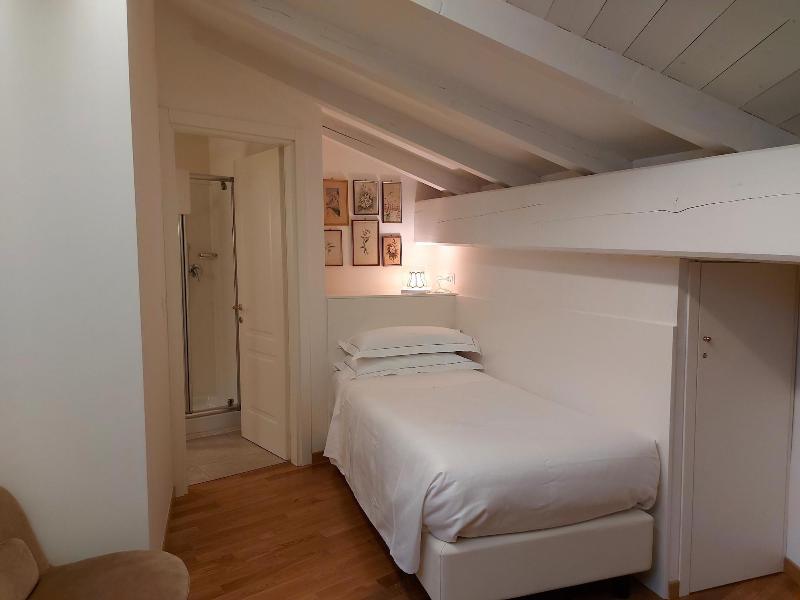 Phi Hotel Bologna Apartments - Oda
