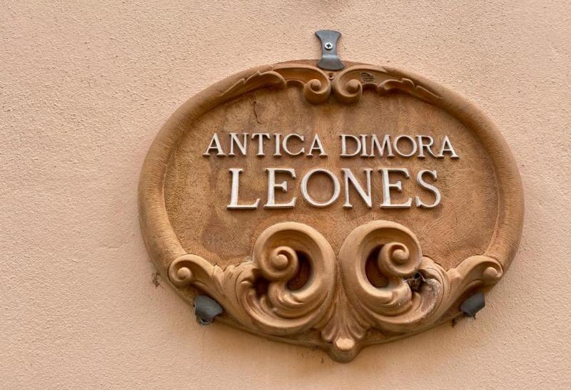 Dimora Leones - Genel