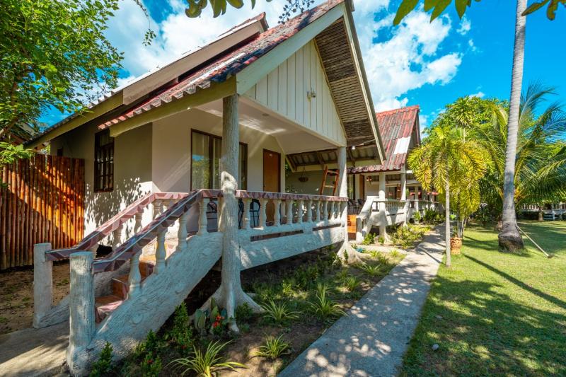 Lanta Beachfront Resort - Oda