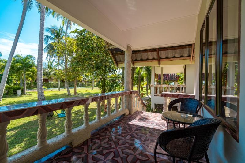 Lanta Beachfront Resort - Oda