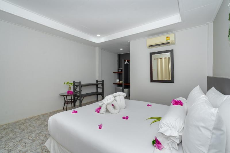Lanta Beachfront Resort - Oda