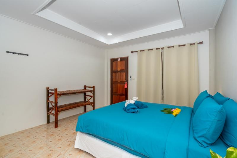 Lanta Beachfront Resort - Oda