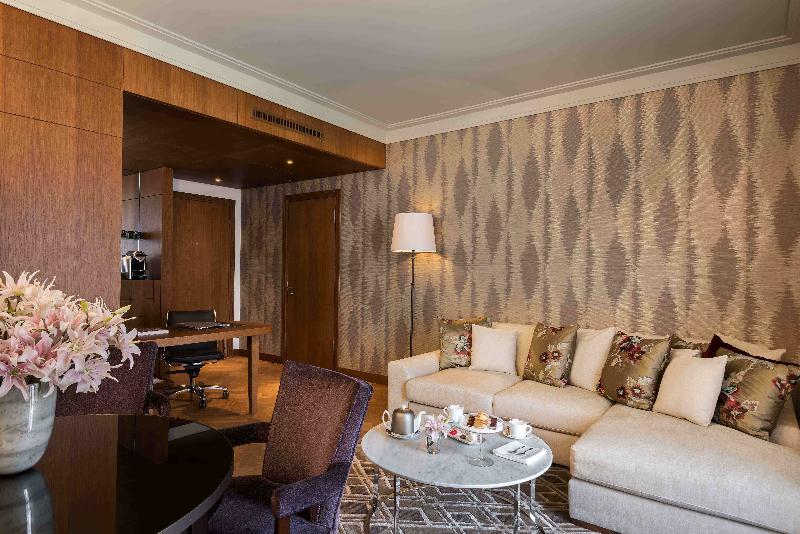 Burgenstock Hotel & Alpine Spa - Oda