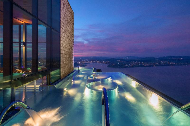 Burgenstock Hotel & Alpine Spa - Havuz