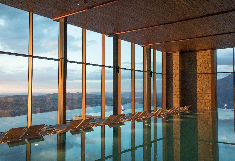 Burgenstock Hotel & Alpine Spa - Havuz