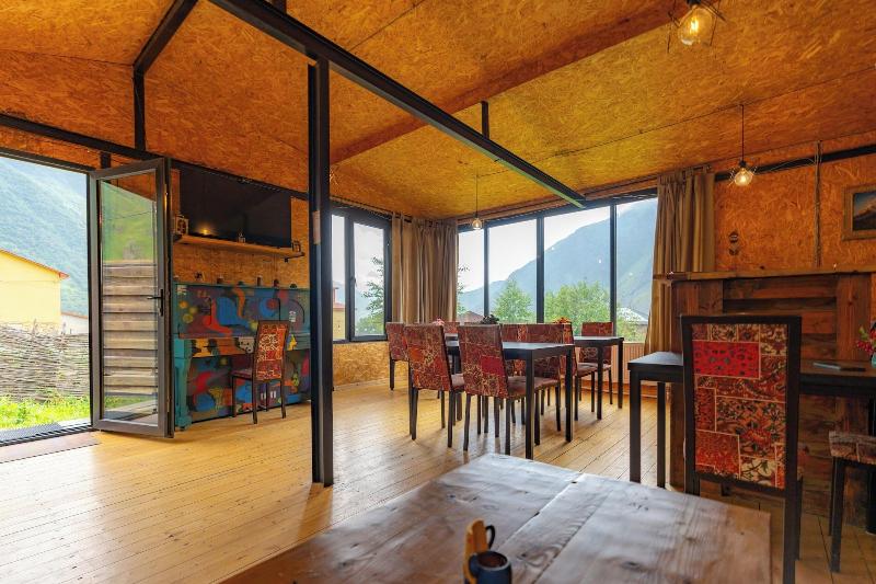 Kazbegi Cottages - Lobi