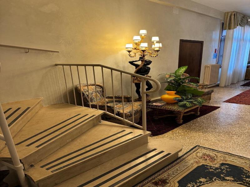 Hotel  Guerrato - Lobi