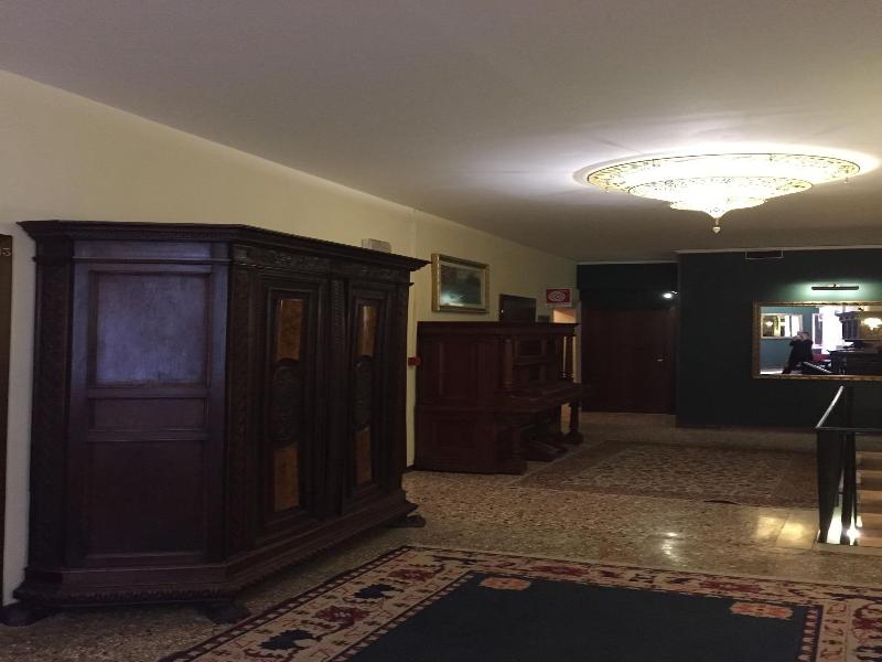 Hotel  Guerrato - Lobi