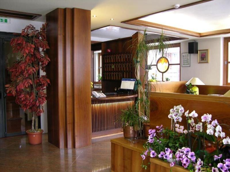 Best Western Hotel Nevada - Lobi